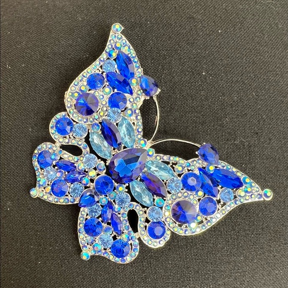 Beautiful vibrant blue butterfly brooch is large no no tags - Picture 3 of 3